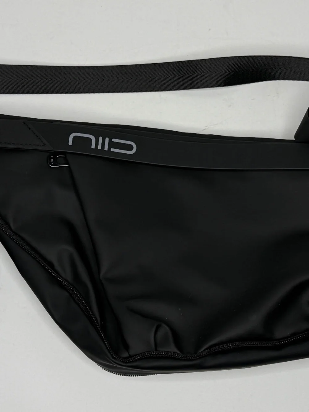 NIID FINO IV Mens Sling Anti Theft Bag